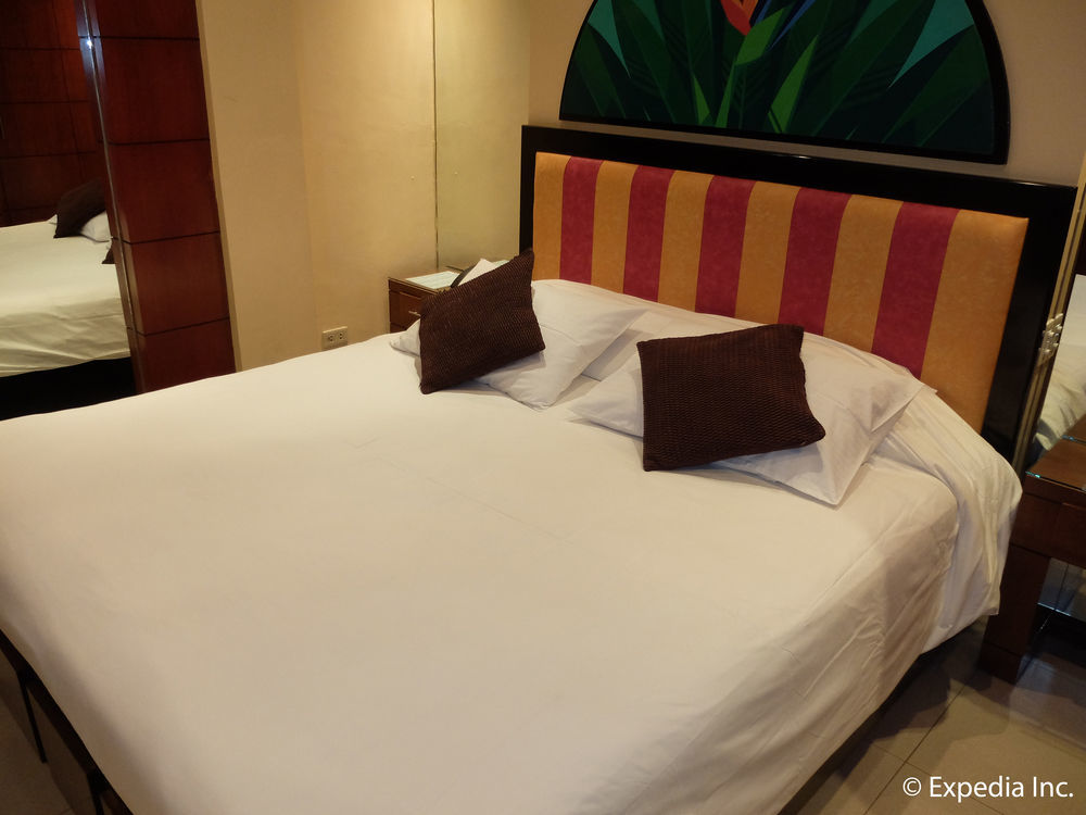 Fields Walking Street Hotel Анхелес Экстерьер фото