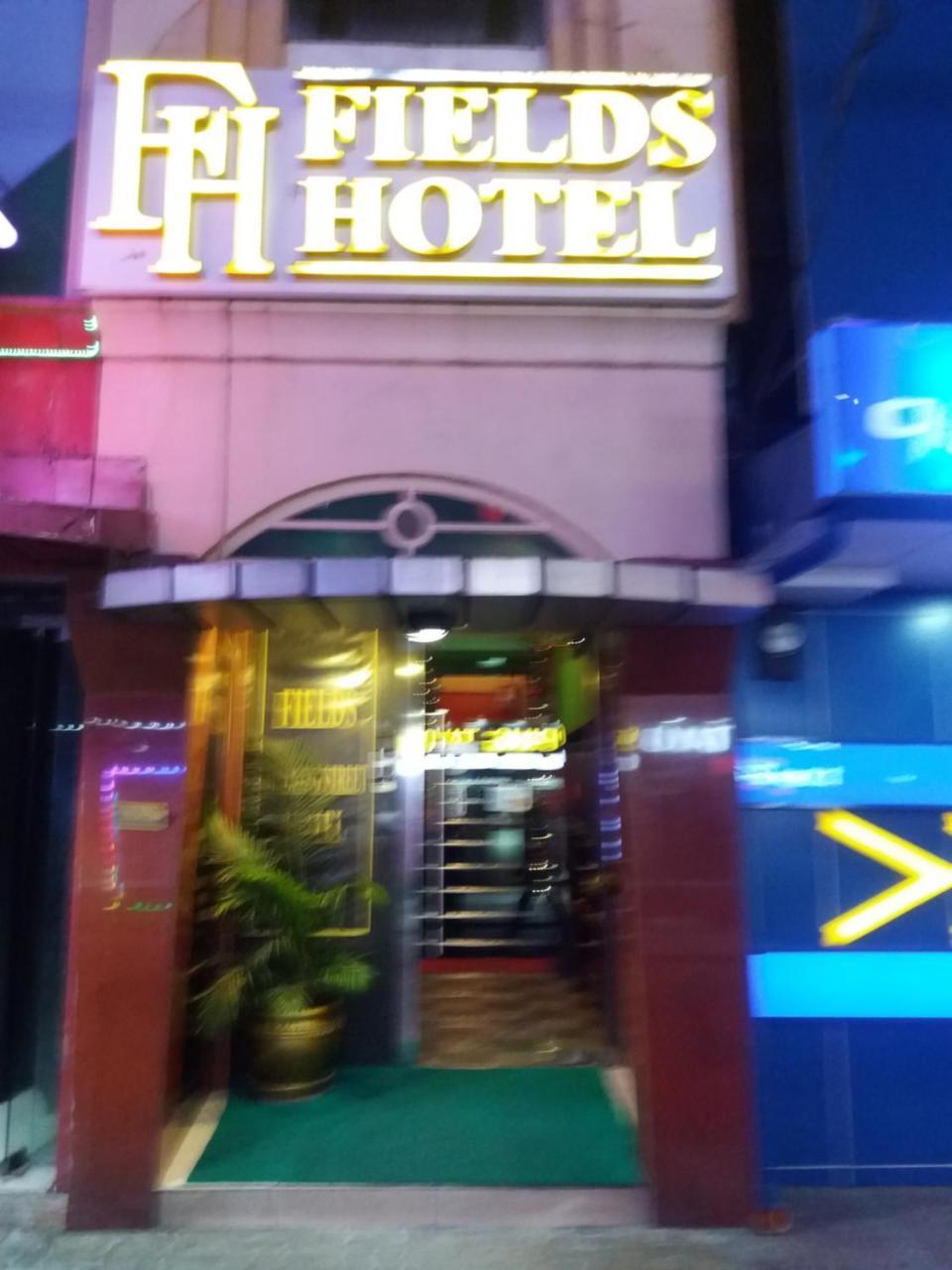 Fields Walking Street Hotel Анхелес Экстерьер фото
