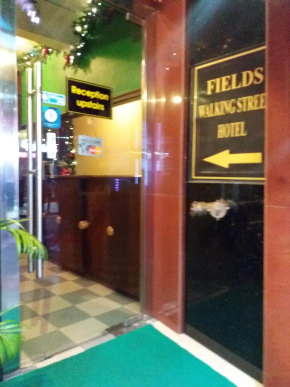 Fields Walking Street Hotel Анхелес Экстерьер фото
